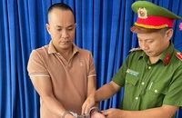 Tạt sơn trả thù việc 'đánh chó phóng uế', bị công an phát hiện cho vay lãi nặng