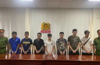 Nhóm cho vay lãi nặng dùng hình khỏa thân của nạn nhân để đòi nợ