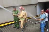 Cảnh sát kiểm tra PCCC tòa nhà ở trung tâm TP.HCM, phát hiện dôi 16 phòng