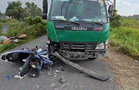 Va chạm xe tải và xe máy do 2 đồng nghiệp lái, 1 người chết