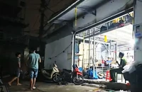 Người đàn ông nghi bị điện giật chết trong kho vải ở Bình Tân