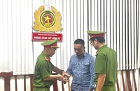 Khoe còng số 8, nổ làm ở Bộ Công an để lừa 9 tỉ