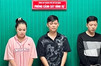 Nhóm cho vay lãi nặng tạt nước người yêu của con nợ, ép trả tiền