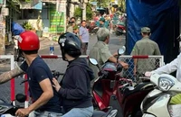 Mâu thuẫn vì chó phóng uế, hát karaoke kẹo kéo, 2 người bị đâm thương vong