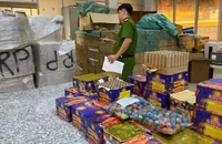 Bắt chủ kho hàng ở Hóc Môn vì giúp vận chuyển hơn nửa tấn pháo nổ