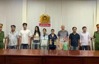 Công an TP.HCM tìm 1 người Hàn Quốc trong đường dây điều các cô gái chiều khách ‘tới bến’