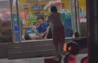 Nhóm người cầm hung khí rượt đuổi chém nhau khiến hai người bị thương