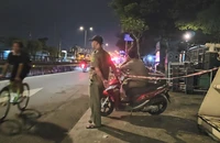 Tài xế xe ôm đâm chết người bán đồ câu trong cuộc nhậu trên vỉa hè Quốc lộ 1