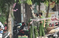 Nam thanh niên đâm chém 2 cô gái trong tiệm massage ở quận 12