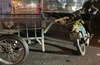 Công an kiểm tra, xử lý xe cơ giới, xe ba bốn bánh tự chế ở Chợ đầu mối Hóc Môn