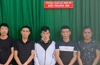 Băng trộm xe diễn trò ‘để anh đóng cửa cho’ rồi đột nhập nhà trọ