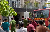 Cháy căn nhà ba tầng trong hẻm ở Gò Vấp, nhiều người thoát nạn