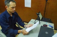 Khởi tố, bắt giam người đàn ông đánh cô gái ở Quận 4