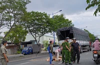 Đường Trần Văn Giàu ùn ứ kéo dài sau tai nạn chết người
