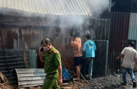 Quán nước ven đường bốc cháy ngùn ngụt, không có thương vong về người
