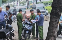 Hàng xóm kể 3 lần lao vào biển lửa cứu cụ ông 78 tuổi nhưng bất thành