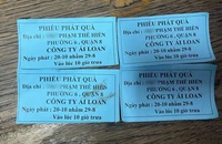 Đưa tiền 'bồi dưỡng' để nhận phiếu phát quà từ thiện ngày 20-10 ở TP.HCM, nhiều người bị lừa
