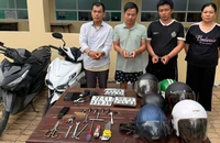 Công an Đông Thạnh phối hợp bắt băng chuyên 'đá xế trước cổng trường ở TP.HCM, Đồng Nai...