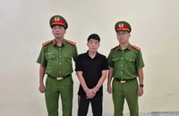 TikToker Đoàn Quốc Việt chủ trang “Dù Bầu Trời” bị Công an TP.HCM bắt