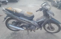 Công an tìm chủ 90 cây thuốc lá Jet, Hero cùng xe máy trong vụ chiếm đoạt tài sản