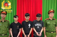 Bắt ba thanh niên dùng hung khí giải quyết mâu thuẫn gần cầu Ba Son