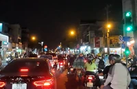 CSGT dùng xe đặc chủng đưa bé trai 2 tuổi bị hóc dị vật đi cấp cứu