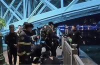 Tìm thấy thi thể hai thiếu niên đuối nước dưới kênh Tàu Hủ