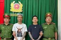 Bắt tạm giam 2 người đi xe bán tải chửi bới, hành hung người đi xe máy ở Bình Tân