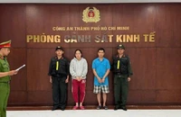 Khởi tố vợ chồng sản xuất hơn 2.800 tấn mì tươi trộn thủy tinh lỏng tại TP.HCM