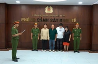 Công an TP.HCM phá đường dây sản xuất giấm ăn từ acid công nghiệp