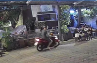 Bắt 1 thanh niên nghiện ma túy giật điện thoại trong quán cà phê 