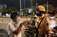 Công an giải đáp các thắc mắc mà người vi phạm hay 'hạch hỏi' CSGT