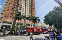 Cháy căn hộ chung cư ở quận 8, hàng chục người tháo chạy 