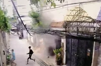 Camera ghi cảnh nhà 4 tầng đổ sập ở Bình Thạnh 