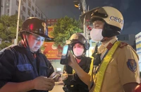 Bị CSGT phạt nồng độ cồn, người đàn ông mếu khóc: 'Hơi thở tôi mạnh hơn người thường'