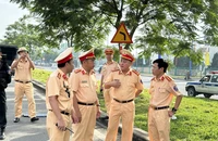 CSGT TP.HCM ra quân cao điểm kiểm soát giao thông trên quốc lộ 1