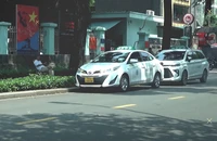 'Nạn tài xế taxi tráo tiền ở TP.HCM': Chủ xe và Hợp tác xã có 'ràng buộc' khi kinh doanh taxi?