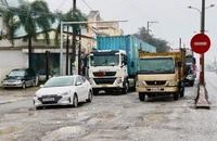 Quốc lộ 1 phía Nam tỉnh Quảng Nam 'nát như tương', vừa vá xong lại hỏng
