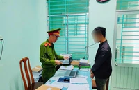 Mua pháo hoa bán kiếm lời, một thanh niên bị khởi tố
