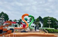 Cặp rắn linh vật Ất Tỵ 2025 ở Quảng Ngãi được nhiều người khen