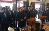 Thủ tướng Phạm Minh Chính dâng hương tưởng niệm cố Thủ tướng Phạm Văn Đồng 