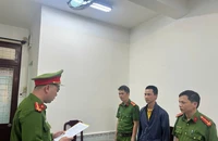 Dựng chuyện 'đi cướp giật bị công an bắt' để lừa đảo hàng trăm triệu đồng