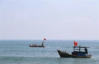Tìm thấy thi thể 1 trong 4 học sinh mất tích khi tắm biển ở Quảng Ngãi