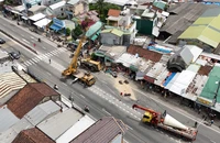 Nguyên nhân vụ xe tải tông liên hoàn 3 xe máy rồi lật vào nhà dân ở Quảng Ngãi