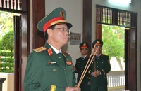 Phó Chủ tịch Quốc hội dâng hương tưởng niệm 60 năm Ngày chiến thắng Ba Gia