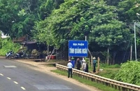 Khắc phục xong biển báo ‘địa phận tỉnh Quảng Ngãi’ nhem nhuốc