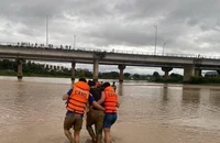 Quảng Ngãi: Cứu sống 2 anh em đuối nước giữa sông Đăk Bla