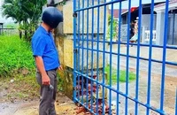 Sét đánh cổng trường bể nát, 95 học sinh may mắn thoát nạn