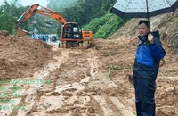 Đường Hồ Chí Minh và Trường Sơn Đông tan tác sau mưa lớn, nhiều đoạn bị 'xóa sổ'