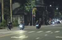 Video: Quái xế náo loạn Quảng Ngãi về đêm